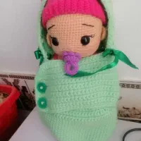 عروسک زیبا دست باف و اسکیت