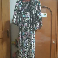 یک دست لباس مجلسی کت وسارافان گل مخملی کار کرده