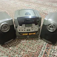 ضبط صوت قدیمی سه تکه نیاز به تعمیر