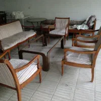 مبل و ناهار خوری کار کرده