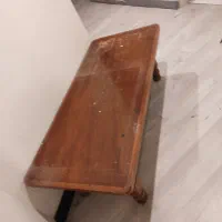 میز چوبی قدیمی