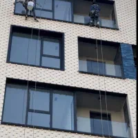 خدمات پیچ و رولپلاک نما باطناب راپل ارتفاع بندباز