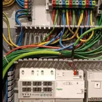 برقکار ساختمان و صنعتی منصف باقیمت مناسب