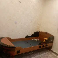 تخت چوبی نوجوان