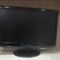 مانیتور همراه کیبورد و ماوس