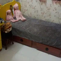تخت وکمد در حدنو