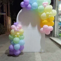 بادکنک آرایی بک گراند چوبی