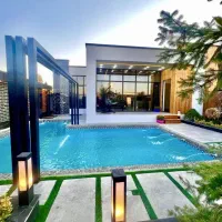 ویلای-مدرن-استخر-دار-با-محوطه-سازی-بی-نظیر