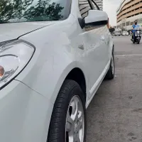 ساندرو اتومات مدل ۱۳۹۵|خودرو سواری و وانت|مشهد, شیرودی|دیوار