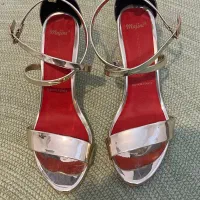 کفش پاشنه بلند