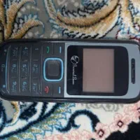 گوشی ساده همراه با شارژر