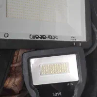 پروژکتور ۲۰۰ وات و۳۰ وات