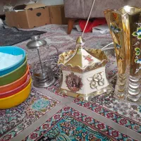 گلدان وشکلات خوری