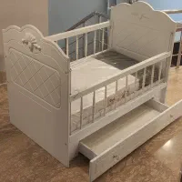 تخت کودک در حد نو