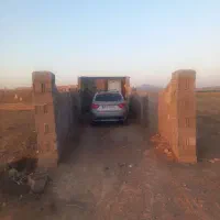 زمین مسکونی تفکیک شده چسبیده ب آب و برق و گاز