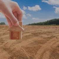 فروش ی باب خانه بازسازی شده با زمین عالی برا ساخت