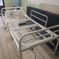 تخت بیمارستانی چرخ دار