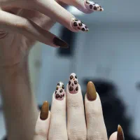 تخفیف ویژه خدمات کاشت و ترمیم ناخن و....