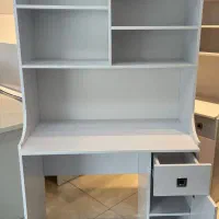 میزتحریر و کتابخانه