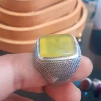 تعدادی انگشتر و یک ساعت کلکسیونی