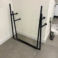 رگال نصب میشود به سقف و دیوار