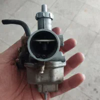 کاربرات کی هین موتور هوندا۱۲۵