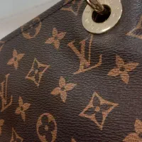 کیف دستی لوئیس در حد نوی نو سایز بزرگ