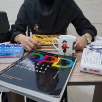 آموزش زبان انگلیسی به دانش آموزان مقطع متوسطه