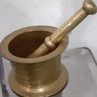 هاونگ برنجی قدیمی وزن 2کیلوو250گرم سالم