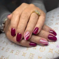 استخدام دستیار ناخن