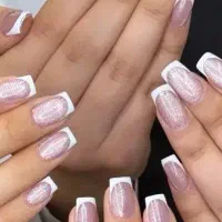 ناخنکار حرفه ای با مشتری نیازمندیم