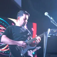 آموزش تخصصی گیتار با اعطای مدرک