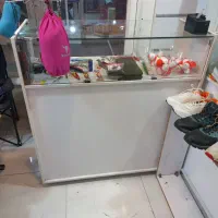 فروش تعدادی قفسه و دوعدد ویترین