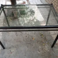 میز ناهار خوری فلزی