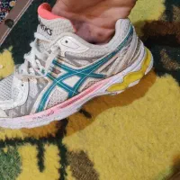 کفش asics سایز۴۰ ساخت usk