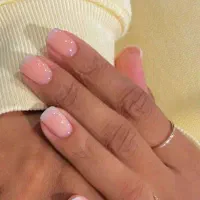 لمنیت ناخن و ژلیش دست