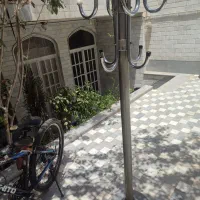 چوب لباسی ایستاده