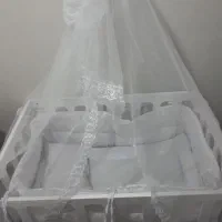 تخت کنار مادر ام دی اف