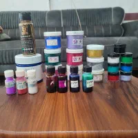 مدیریت آگهی تعدادی رنگ اکریلیک و ورق طلا مایع