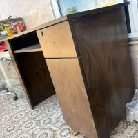 میز ناخن تازه رنگ چوب