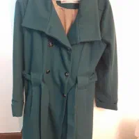 یک پیراهن مجلسی و یک پالتو