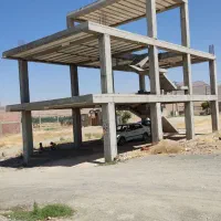 دوطبقه بتونی نیم کاره