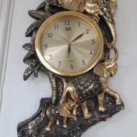 ساعت دیواری کاملا سالم