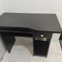 میز کامپیوتر رنگ مشکی سالم