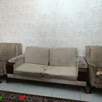 مبلمان راحتی و میز ناهار خوری