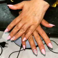 کاشت ناخون