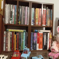 کتابخانه با کتاب