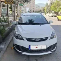 ماشین ام وی ام هاچ بگ کاملا سالم و بیرنگ و سفید