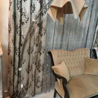 آباژور ایستاده