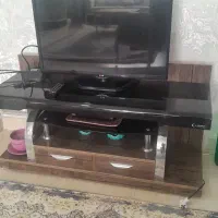 تلوزیون ومیز تلوزیون